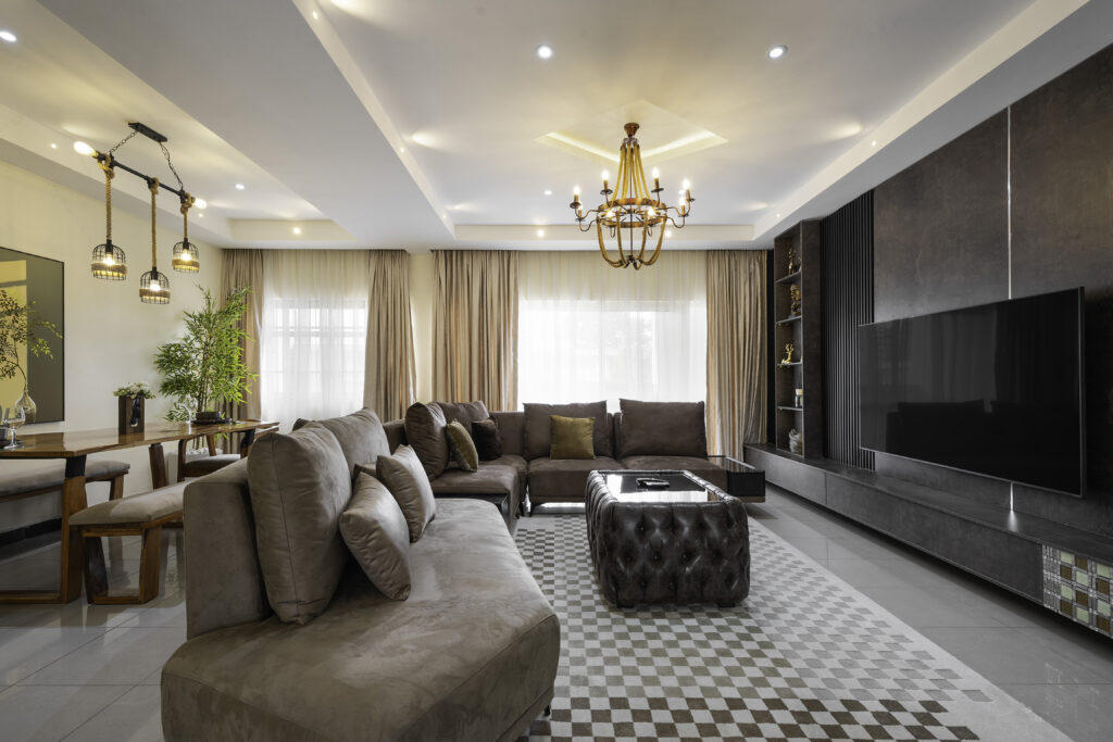 King Cave, Ikoyi